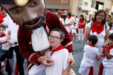 Fotos del recorrido de los gigantes y cabezudos de Pamplona del día 9 de julio de San Fermín 2019