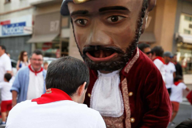 Fotos del recorrido de los gigantes y cabezudos de Pamplona del día 9 de julio de San Fermín 2019