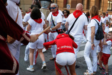 Fotos del recorrido de los gigantes y cabezudos de Pamplona del día 9 de julio de San Fermín 2019
