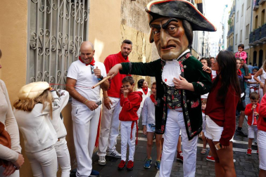 Fotos del recorrido de los gigantes y cabezudos de Pamplona del día 9 de julio de San Fermín 2019