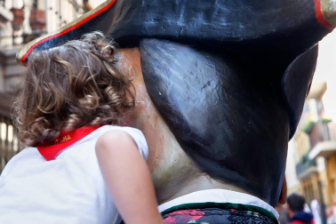 Fotos del recorrido de los gigantes y cabezudos de Pamplona del día 9 de julio de San Fermín 2019