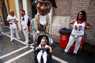 Fotos del recorrido de los gigantes y cabezudos de Pamplona del día 9 de julio de San Fermín 2019
