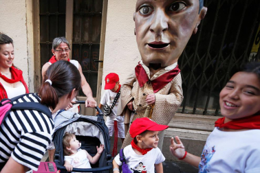 Fotos del recorrido de los gigantes y cabezudos de Pamplona del día 9 de julio de San Fermín 2019