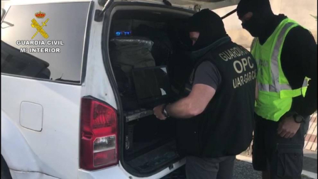 El arrestado se encontraba en el interior de un camión aparcado frente al centro comercial del polígono de los Agustinos