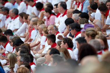 Público asistente a la Plaza de Toros de Pamplona durante la séptima corrida de la Feria del Toro 2019 con la ganadería de La Palmosilla para los diestros José Garrido, Luis David Adame y Javier Marín