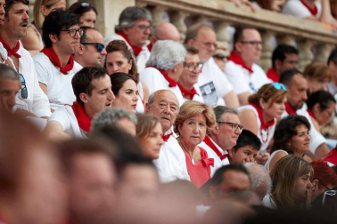 Público asistente a la Plaza de Toros de Pamplona durante la séptima corrida de la Feria del Toro 2019 con la ganadería de La Palmosilla para los diestros José Garrido, Luis David Adame y Javier Marín