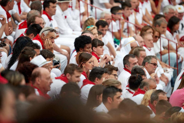 Público asistente a la Plaza de Toros de Pamplona durante la séptima corrida de la Feria del Toro 2019 con la ganadería de La Palmosilla para los diestros José Garrido, Luis David Adame y Javier Marín