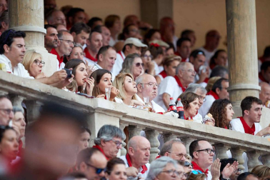 Público asistente a la Plaza de Toros de Pamplona durante la séptima corrida de la Feria del Toro 2019 con la ganadería de La Palmosilla para los diestros José Garrido, Luis David Adame y Javier Marín