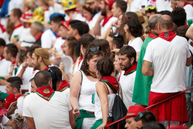 Público asistente a la Plaza de Toros de Pamplona durante la séptima corrida de la Feria del Toro 2019 con la ganadería de La Palmosilla para los diestros José Garrido, Luis David Adame y Javier Marín