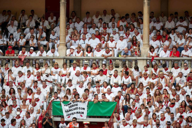 Público asistente a la Plaza de Toros de Pamplona durante la séptima corrida de la Feria del Toro 2019 con la ganadería de La Palmosilla para los diestros José Garrido, Luis David Adame y Javier Marín