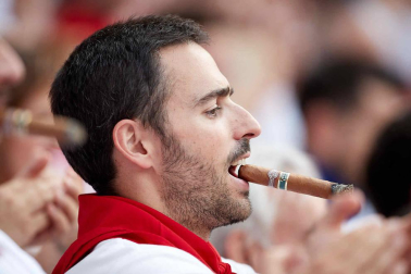 Público asistente a la Plaza de Toros de Pamplona durante la séptima corrida de la Feria del Toro 2019 con la ganadería de La Palmosilla para los diestros José Garrido, Luis David Adame y Javier Marín