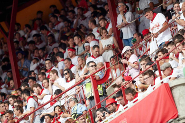 Público asistente a la Plaza de Toros de Pamplona durante la séptima corrida de la Feria del Toro 2019 con la ganadería de La Palmosilla para los diestros José Garrido, Luis David Adame y Javier Marín