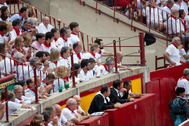 Público asistente a la Plaza de Toros de Pamplona durante la séptima corrida de la Feria del Toro 2019 con la ganadería de La Palmosilla para los diestros José Garrido, Luis David Adame y Javier Marín