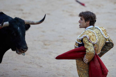 Imágenes de la corrida en la plaza de toros de Pamplona con reses de la ganadería de La Palmosilla para los diestros José Garrido, Luis David Adame y Javier Marín