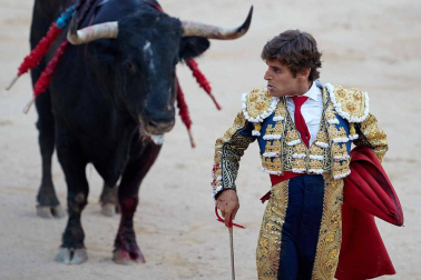 Imágenes de la corrida en la plaza de toros de Pamplona con reses de la ganadería de La Palmosilla para los diestros José Garrido, Luis David Adame y Javier Marín