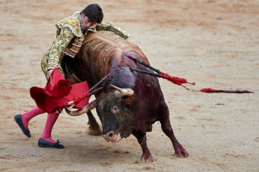 Imágenes de la corrida en la plaza de toros de Pamplona con reses de la ganadería de La Palmosilla para los diestros José Garrido, Luis David Adame y Javier Marín