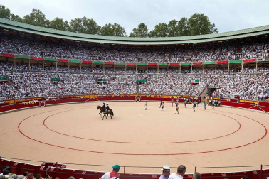 Imágenes de la corrida en la plaza de toros de Pamplona con reses de la ganadería de La Palmosilla para los diestros José Garrido, Luis David Adame y Javier Marín