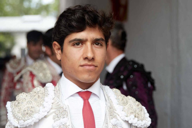 Imágenes de la corrida en la plaza de toros de Pamplona con reses de la ganadería de La Palmosilla para los diestros José Garrido, Luis David Adame y Javier Marín