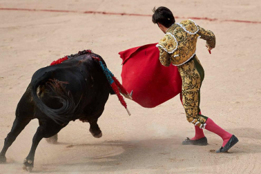 Imágenes de la corrida en la plaza de toros de Pamplona con reses de la ganadería de La Palmosilla para los diestros José Garrido, Luis David Adame y Javier Marín