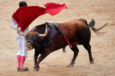 Imágenes de la corrida en la plaza de toros de Pamplona con reses de la ganadería de La Palmosilla para los diestros José Garrido, Luis David Adame y Javier Marín