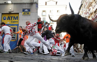 Imágenes del séptimo encierro de los Sanfermines 2019 protagonizado por toros de La Palmosilla.