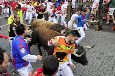 Imágenes del séptimo encierro de los Sanfermines 2019 protagonizado por toros de La Palmosilla.