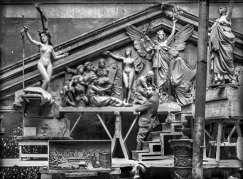 La Casa del Almirante de Tudela acoge una exposición del Instituto del Patrimonio Cultural de España en la que, a través de 90 imágenes, se puede bucear en los estudios de artistas de los siglos XIX y XX con todo detalle