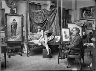 La Casa del Almirante de Tudela acoge una exposición del Instituto del Patrimonio Cultural de España en la que, a través de 90 imágenes, se puede bucear en los estudios de artistas de los siglos XIX y XX con todo detalle