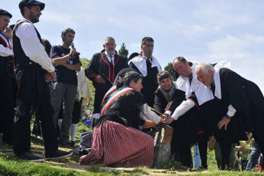 Ceremonia del tributo de las tres vacas