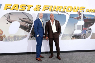 Los protagonistas de la última entrega de la saga de 'Fast and Furious' acudieron a la premier en el Teatro Kodak de Los Ángeles.