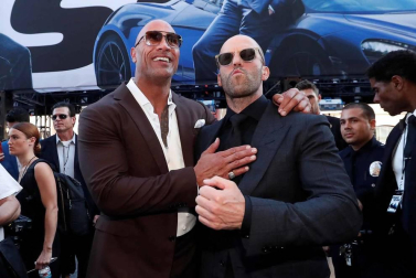 Los protagonistas de la última entrega de la saga de 'Fast and Furious' acudieron a la premier en el Teatro Kodak de Los Ángeles.
