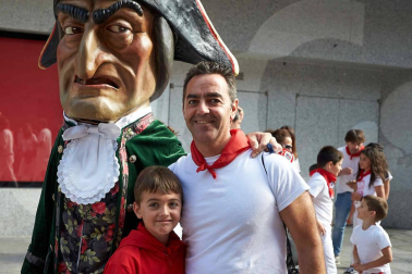 Fotos del recorrido de la Comparsa de Gigantes y Cabezudos de Pamplona del día 9 de julio de San Fermín 2019