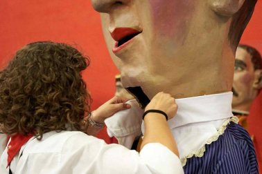 Fotos del recorrido de la Comparsa de Gigantes y Cabezudos de Pamplona del día 9 de julio de San Fermín 2019