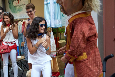 Fotos del recorrido de la Comparsa de Gigantes y Cabezudos de Pamplona del día 9 de julio de San Fermín 2019