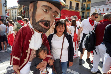 Fotos del recorrido de la Comparsa de Gigantes y Cabezudos de Pamplona del día 9 de julio de San Fermín 2019