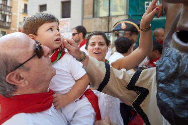 Fotos del recorrido de la Comparsa de Gigantes y Cabezudos de Pamplona del día 9 de julio de San Fermín 2019
