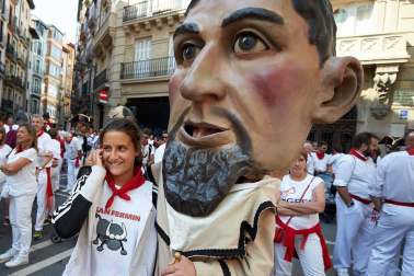 Fotos del recorrido de la Comparsa de Gigantes y Cabezudos de Pamplona del día 9 de julio de San Fermín 2019