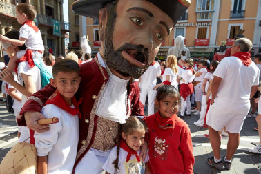 Fotos del recorrido de la Comparsa de Gigantes y Cabezudos de Pamplona del día 9 de julio de San Fermín 2019