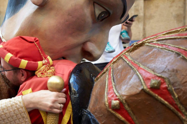 Fotos del recorrido de la Comparsa de Gigantes y Cabezudos de Pamplona del día 9 de julio de San Fermín 2019