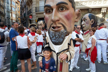 Fotos del recorrido de la Comparsa de Gigantes y Cabezudos de Pamplona del día 9 de julio de San Fermín 2019