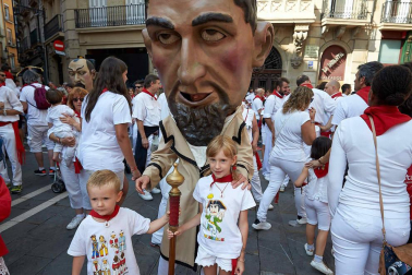 Fotos del recorrido de la Comparsa de Gigantes y Cabezudos de Pamplona del día 9 de julio de San Fermín 2019