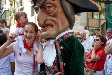 Fotos del recorrido de la Comparsa de Gigantes y Cabezudos de Pamplona del día 9 de julio de San Fermín 2019