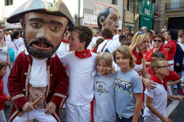 Fotos del recorrido de la Comparsa de Gigantes y Cabezudos de Pamplona del día 9 de julio de San Fermín 2019