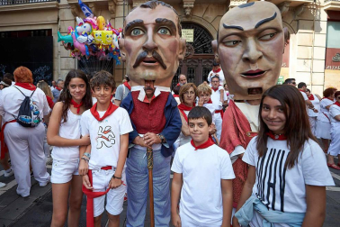 Fotos del recorrido de la Comparsa de Gigantes y Cabezudos de Pamplona del día 9 de julio de San Fermín 2019