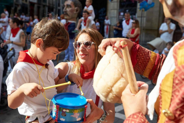 Fotos del recorrido de la Comparsa de Gigantes y Cabezudos de Pamplona del día 9 de julio de San Fermín 2019