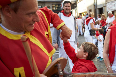 Fotos del recorrido de la Comparsa de Gigantes y Cabezudos de Pamplona del día 9 de julio de San Fermín 2019