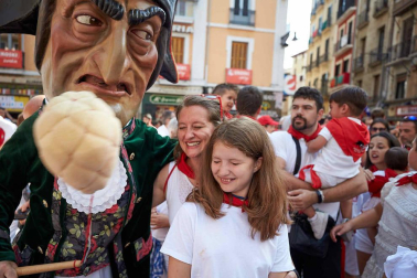 Fotos del recorrido de la Comparsa de Gigantes y Cabezudos de Pamplona del día 9 de julio de San Fermín 2019