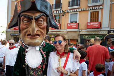 Fotos del recorrido de la Comparsa de Gigantes y Cabezudos de Pamplona del día 9 de julio de San Fermín 2019