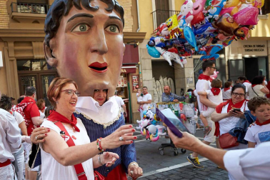 Fotos del recorrido de la Comparsa de Gigantes y Cabezudos de Pamplona del día 9 de julio de San Fermín 2019