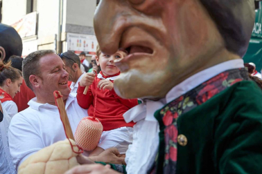 Fotos del recorrido de la Comparsa de Gigantes y Cabezudos de Pamplona del día 9 de julio de San Fermín 2019